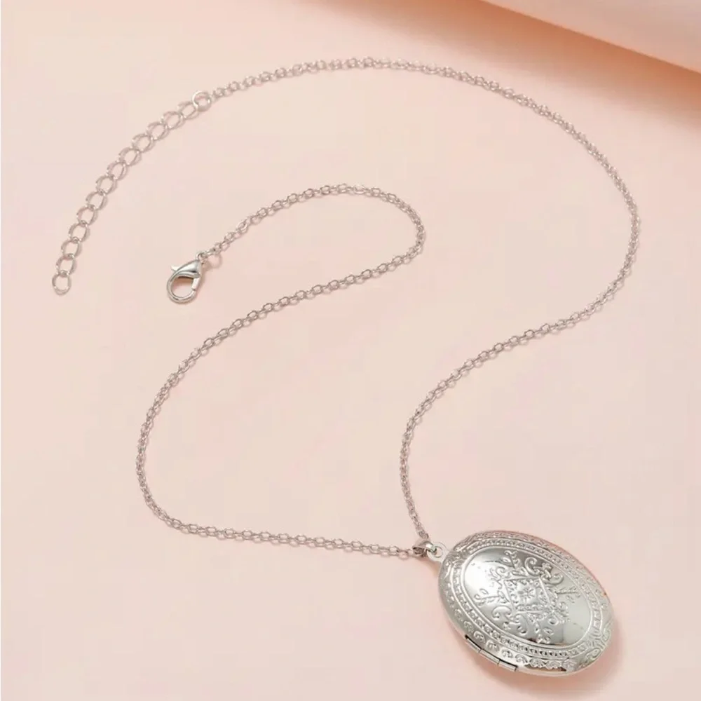New! Carved Photo Frame Locket Necklace